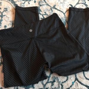 LULULEMON Black Polka Dot Capri Cropped Leggings